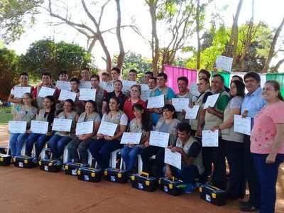 Pobladores de San José de los Arroyos culminaron curso de Fontanería