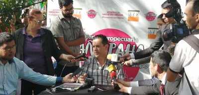 Agricultores exponen su producción en la feria "Año paha"