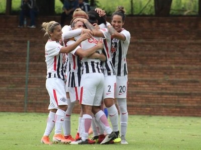 Libertad/Limpeña clasifica a la final de fútbol femenino