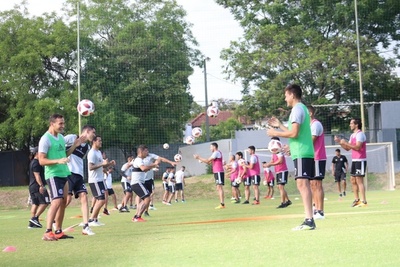 Olimpia acaricia el campeonato, que podría definirse este domingo