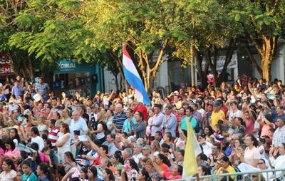 Sorprende gran concurrencia de fieles en Caacupé