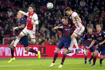 Ajax sufre su primera derrota antes de recibir a Valencia
