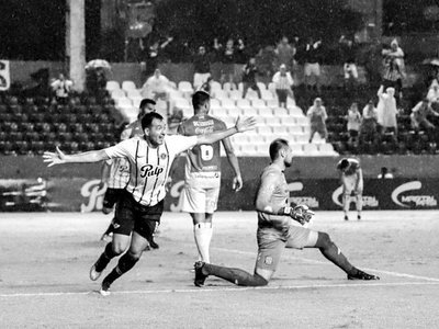 Libertad derrota a Santaní, logra el subcampeonato y asegura su participación en la Copa