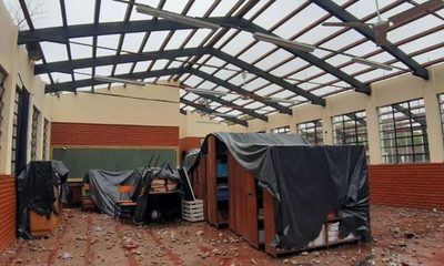 Inoperancia institucional permite que obreros destruyan documentos y equipos en Colegio del Área 5