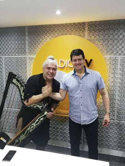 Víctor Espínola el embajador del arpa paraguaya en Radio Ñandutí