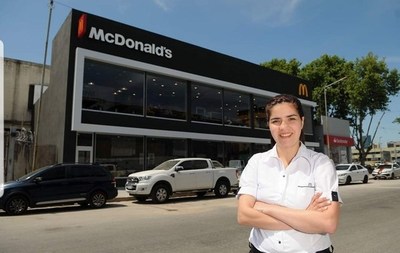 Joven paraguaya de 26 años se convirtió en la primera dueña de McDonald's en 'Villa 31'