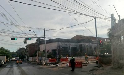 Tramo de avenida España cerrado por trabajos de alcantarillado sanitario