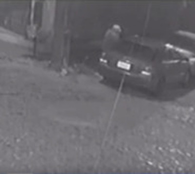 Delincuente roba un automóvil en menos de 30 segundos
