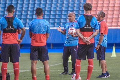 Cerro: Un juvenil convocado y sin una pieza clave para el debut