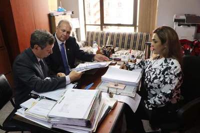 Fiscalía imputa al ex intendente Mario Ferreiro