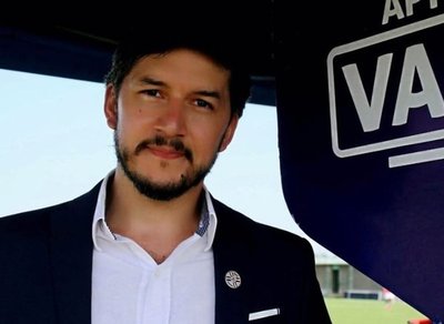 Directiva de Cerro pide salida del director del VAR