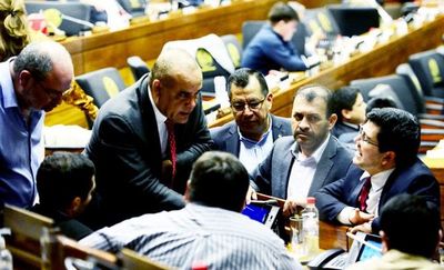 Advierte que el dinero destruye la política