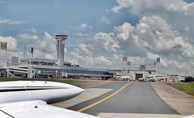 Ante alerta de coronavirus inician controles en aeropuerto
