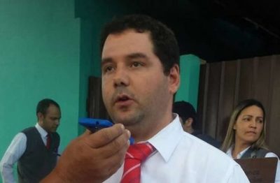 Exviceministro dice que querellará a los que lo acusaron en torno al “bolígrafo de Minotauro”