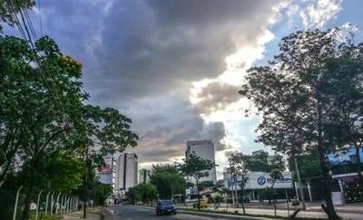Temperaturas elevadas y chaparrones para este lunes, anuncia Meteorología