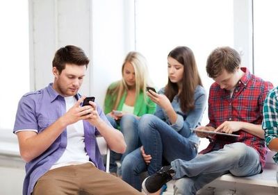 Incluso en las redes sociales es imprescindible tener modales