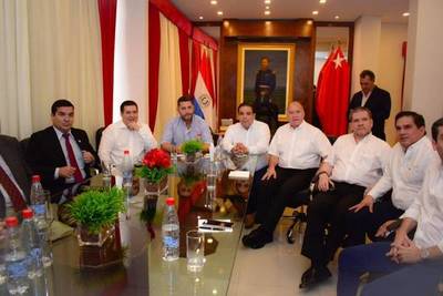 Junta de ANR ficha a López Arce y lanza plan para búsqueda laboral, sin exigencia de afiliación