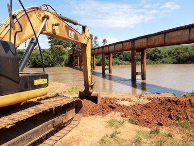 Se inicia trabajos para la construcción del puente sobre el río Monday