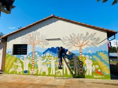 Colonia Independencia luce coloridos murales inspirados en relatos locales y sonidos del agua