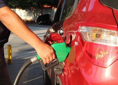 Suba de combustible en cuarto intermedio