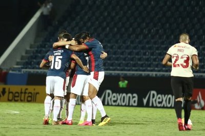 Cerro venció a Universitario y clasificó a la siguiente fase de la Libertadores