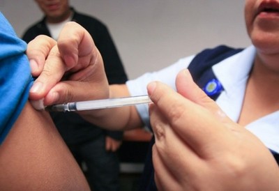 Salud anuncia que vacunas antigripales estarán disponibles desde abril
