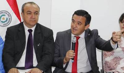 Viceministro Cano ve a Petta como un líder “que librará a la educación de los grupos de poder”