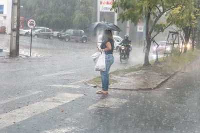 Anuncian día caluroso con fuertes tormentas