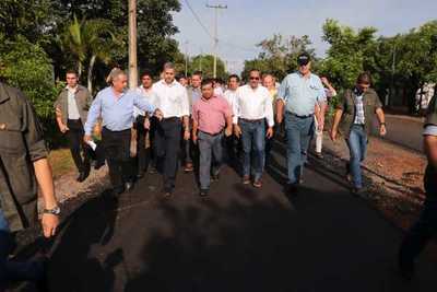 Gobierno inaugura nuevas conexiones viales y viviendas sociales en Central