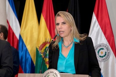 En el mes de la Mujer Paraguaya la ministra Liz Cramer se destaca como la primera mujer en llevar adelante la cartera de Industria y Comercio
