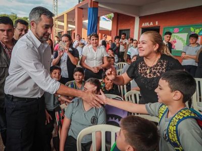 Presidente participó en apertura del año lectivo en San Pedro
