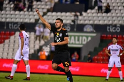Olimpia logra cómodo triunfo y llega óptimo al clásico