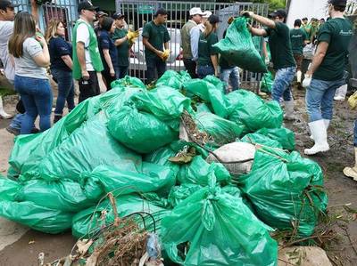 Minga ambiental en arroyo Mburicaó deja al descubierto la inacción del estado