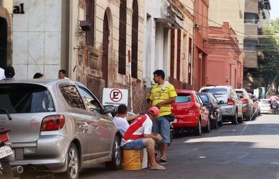 Cuidacoches anuncian movilización para este miércoles