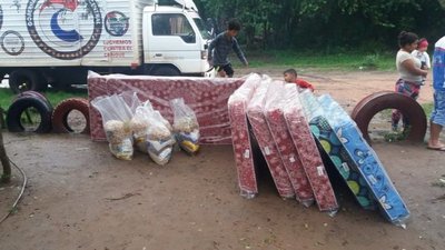 Gobernación de Central asiste a los damnificados