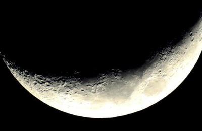 ¿Sabías que la Tierra tiene dos lunas hace más de tres años?
