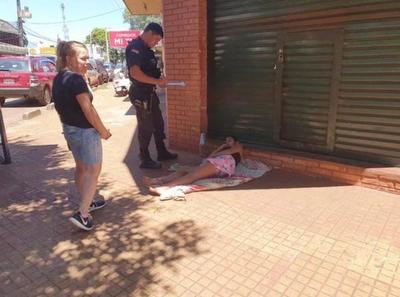 Prenden fuego a una indigente embarazada en Ciudad del Este