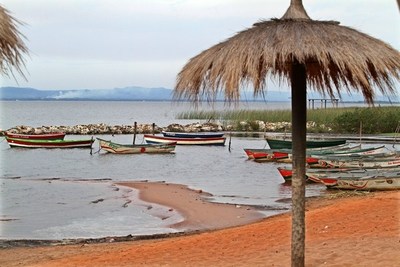¿Interés inmobiliario para secar el lago Ypacaraí? Comisión se reúne pero no acciona, nadie sabe qué hacer, y el rumor crece