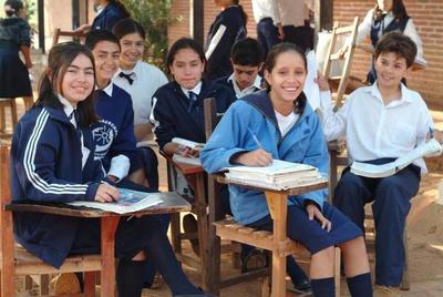 Reimpresión de libros por errores deja en vilo el inicio de las clases