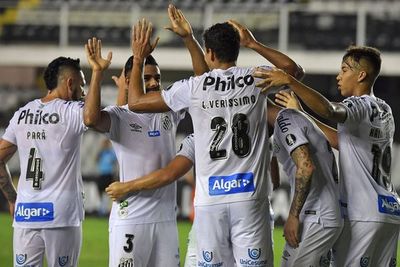 Santos gana y lidera el grupo de Olimpia