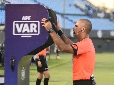 Los árbitros para la fecha sin público