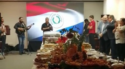 Mimado de Nicanor festeja su cumpleaños con banquete y músicos en oficina de la EBY