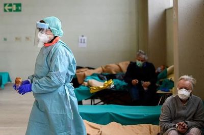 Italia registra un nuevo máximo de 793 muertes en un día, elevando el total a 4.825