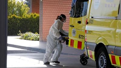 España acelera hospitales de campaña a la espera de avalancha de pacientes