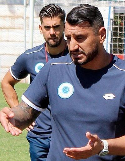 Jara podría dejar el “12”