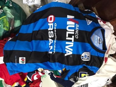 Hurtan 1.000 remeras de fútbol del atleta Édgar “El Pájaro” Benítez