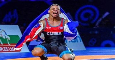 Campeón olímpico cubano de lucha da positivo para COVID-19