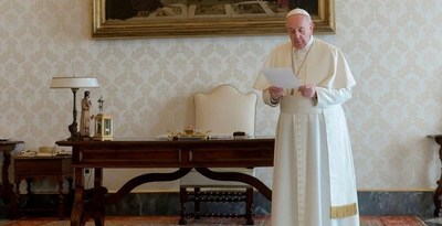 El papa Francisco rezó por los medios de comunicación que acompañan a la gente en épocas de cuarentena