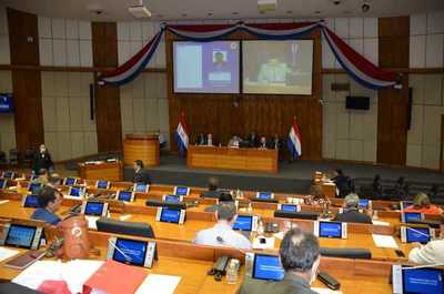 Senadores aprueban postergar las elecciones municipales por un año
