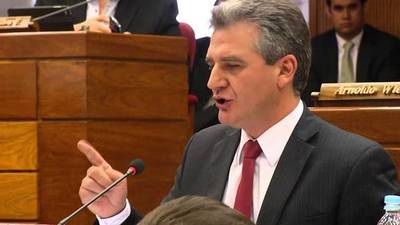 Abdo vetará proyecto que deja en manos de intendentes y gobernadores royalties si Diputados aprueban, según Bacchetta